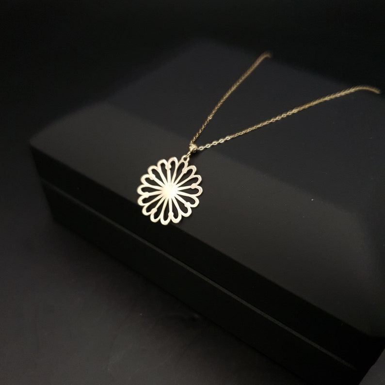 14K Real Gold Tiny Flower Necklace, Flower Pendant, ,, Flower Pendant, Dainty Necklace, charm Necklace, Gift for Her image 1