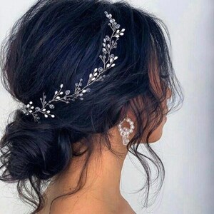 Crystal wedding hair vine. Floral pearl bridal hair vine. Rhinestone Headband. Delicate floral headband. Bridal headpiece VF-314