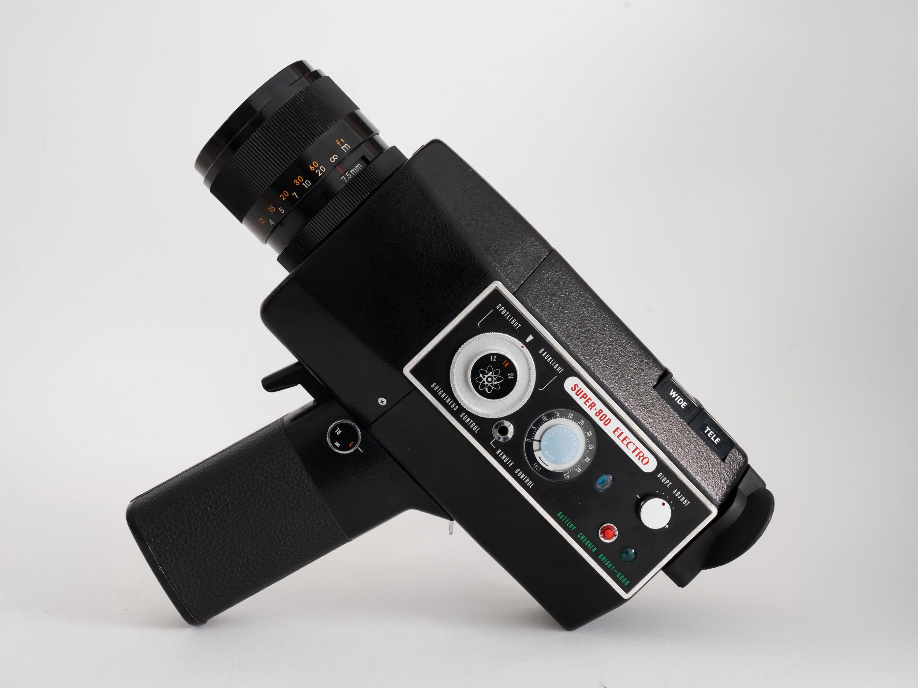 TESTED and WORKING Yashica Super-800 Electro Super 8 Film Camera, 1960s 1970s 70s Analogue Movie Film Camera + hard black case + acc