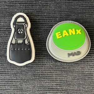 Moralmärken för dykare: Simfena och Nitrox Easy Button, självlysande