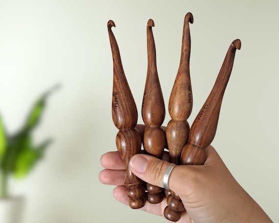 Handmade Ergonomic Wooden Crochet Hook, Hand Carved Rosewood Crochet hook, Elora Crochet Hook Ergonomic Crochet Hook