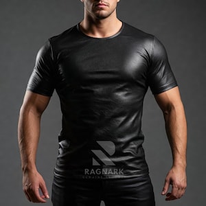 Herr-T-shirt i svart fårskinn: Handgjord slim fit-tröja bild 1