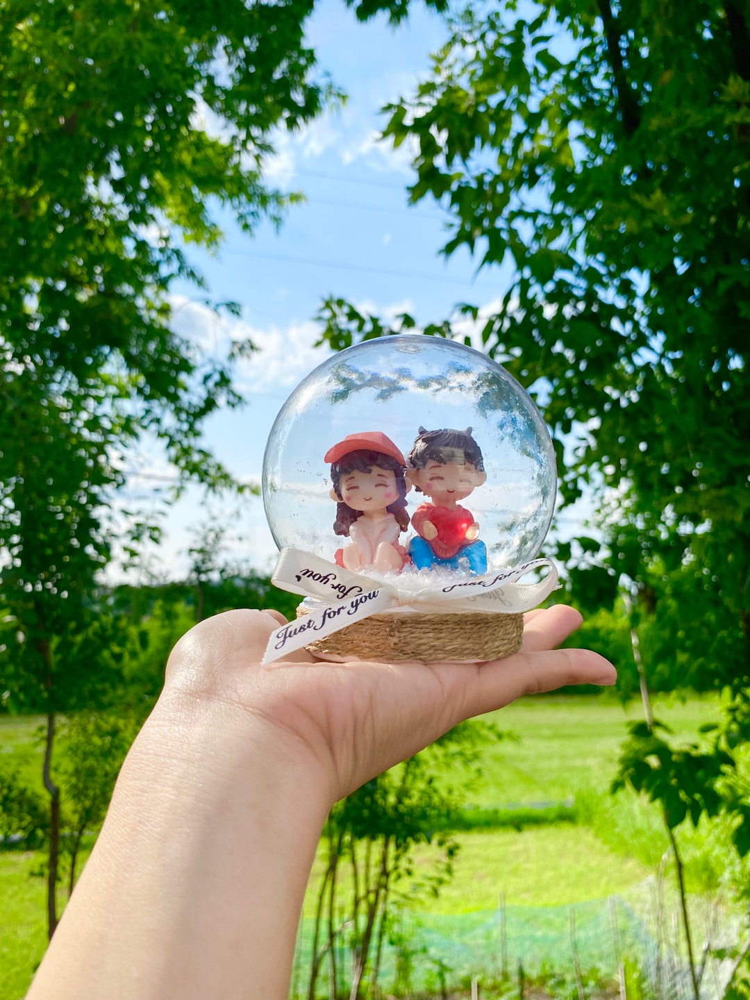 Customized Love Themed Snow Globe Décor for Couple Snow Globe Gift