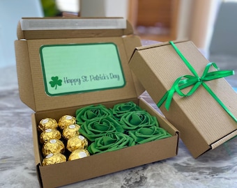 Caja de regalo personalizada de chocolate y rosa verde para el Día de San Patricio