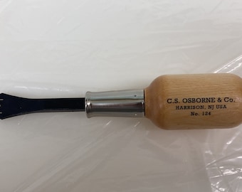 C.S. Osborne & Co. No. 124 - Staple Remover