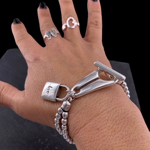 Sperriges Silberarmband mit französischem Verschluss und Vorhängeschloss-Anhänger, großes Silberarmband, brutalistisches Armband, Armband im Uno de 50-Stil