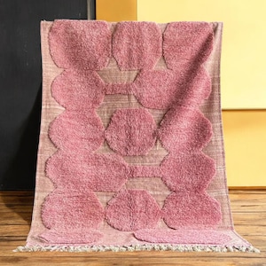70% OFF Vintage Moroccan Wool Rug - Pink Geometric Textured Design, 1990s - Minimalist Bohemian Carpet, Beni ourain style, Area rug, berbere