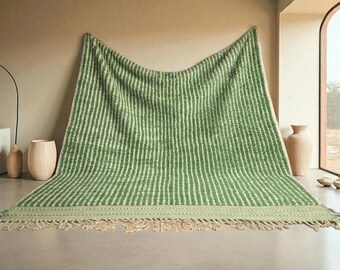 Handgefertigter Marokkanischer Wollteppich Brunnenkresse Grün Gestreift | Berber Teppich | Gestreifter Boho Teppich | Benutzerdefinierte Größe verfügbar