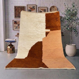 Ivoorwitte terracotta Marokkaanse wollen vloerkleed, abstract Berber tapijt, handgemaakt hoogpolig vloerkleed, organische moderne woonkamerdecoratie, op maat gemaakt