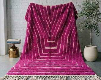 Fuchsia Beni Mrirt Rug, Pink Moroccan Wool Area Rug, Modern Berber