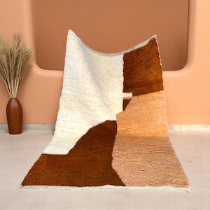 Modern Beni Mrirt Rug – Abstract Moroccan Wool Carpet – Ivory & Earth Tones Tapis – Handwoven Berber Home Decor – Custom Size Available