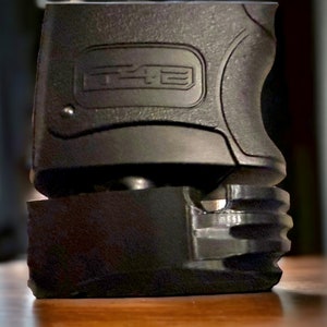 STL file double magholder for Umarex HDR50 / TR50 co2 Revolver
