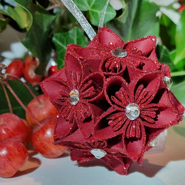 Décoration de sapin de Noël, rouge kusudama, boule bordeaux, déco origami, cadeau en papier origami, fleur en papier, déco suspendue, cristaux Swarovski