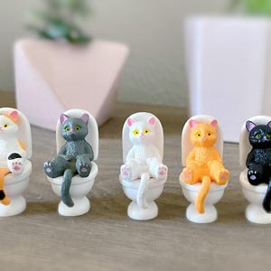 Mini Cat on Toilet: Funny Dollhouse Decor