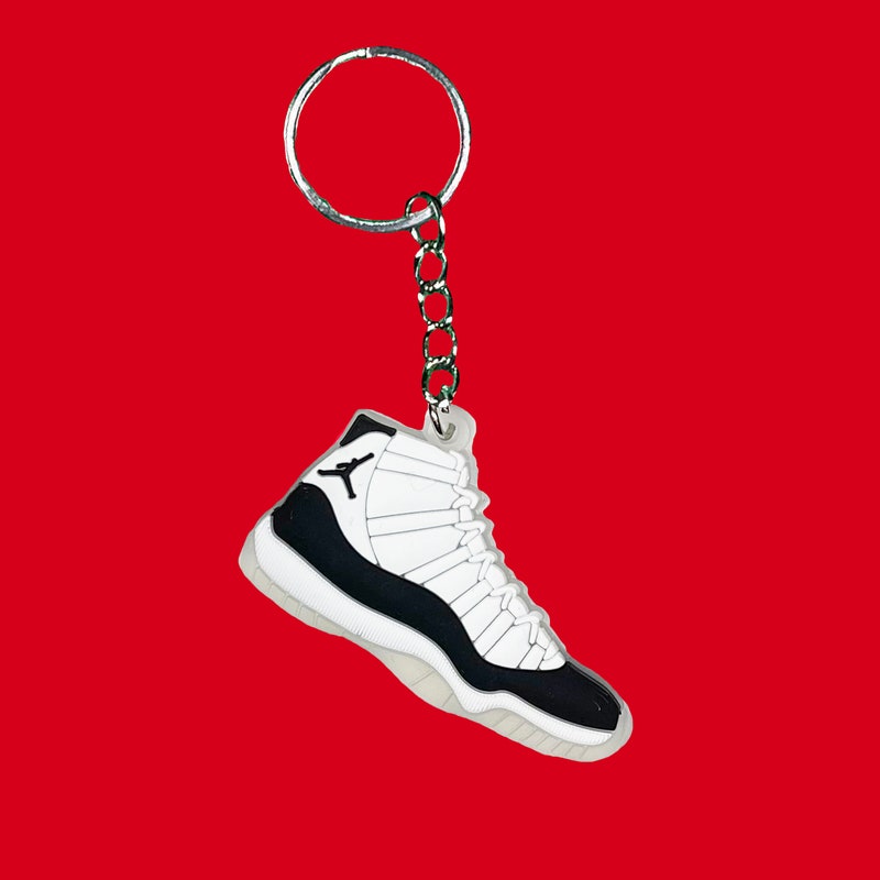 mini jordan sneaker keychain