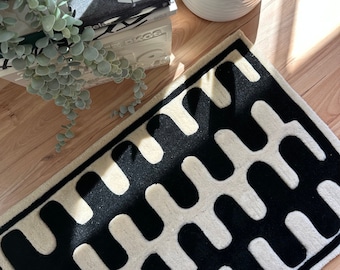 Modern Wool Rug, Abstract Decor, Contemporary Rug, Statement Rug, Neutral Home Decor, Unique, Elegant, Classy