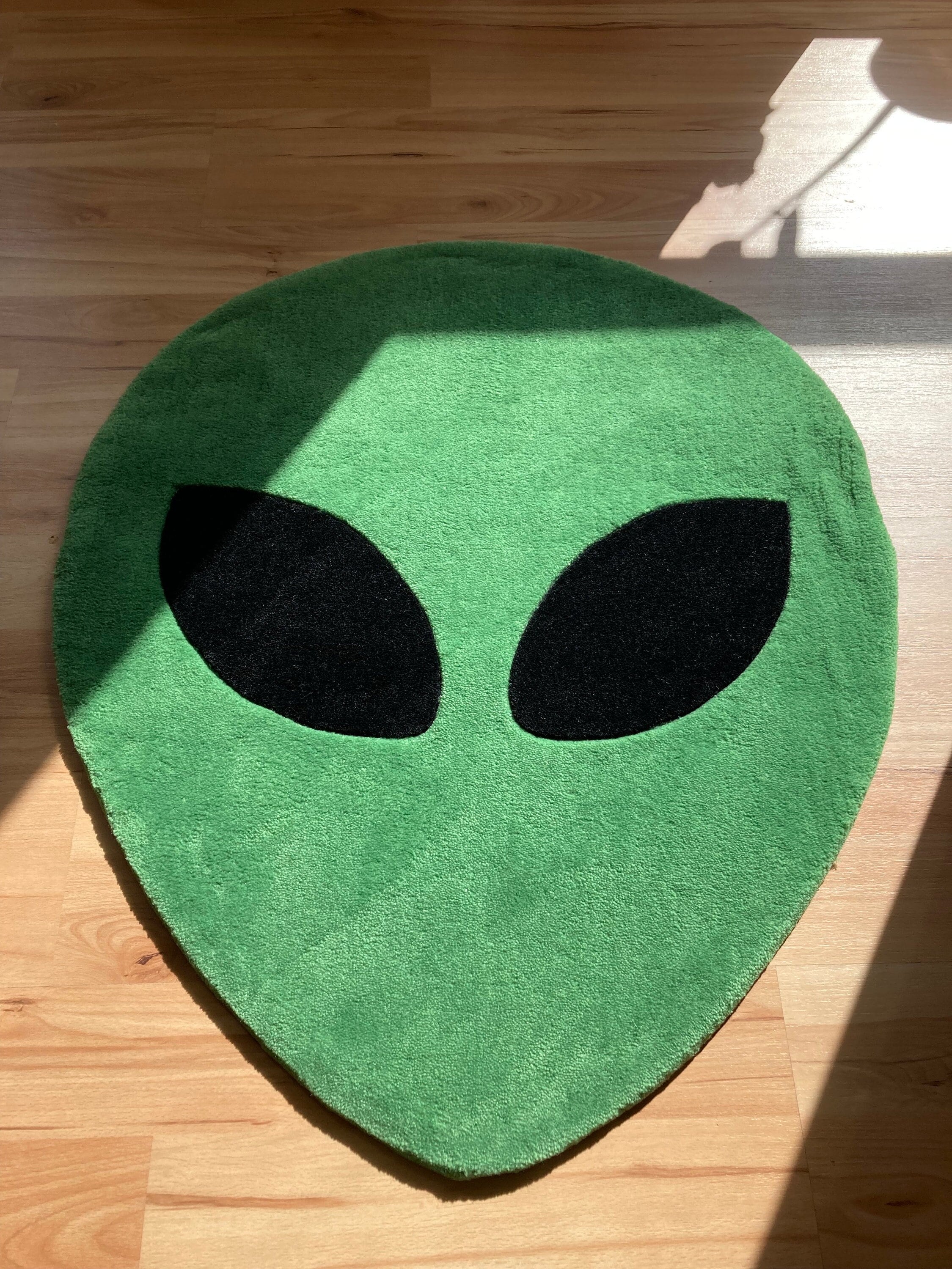 エイリアン RUG MAT il_fullxfull.5531913624_n6kq.jpg