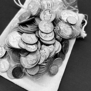 Monedas de plata estadounidenses de 1/2 onza al 90 %: monedas de diez centavos Mercury/Rosie, monedas de veinticinco centavos Barber, monedas de medio dólar Franklin, monedas Washington tempranas, monedas SLQ y más. Lote al por mayor.