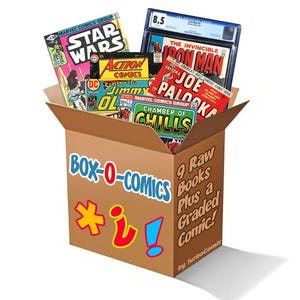 Könnte beinhalten: Ein brauner Karton mit der Aufschrift "BOX-O-COMICS" auf der Seite. Die Box ist gefüllt mit Comics, darunter "Star Wars", "Action Comics", "The Invincible Iron Man", "Joe Palooka" und "Chamber of Chills". Auf der Seite der Box steht außerdem "9 Raw Books Plus a Graded Comic!"