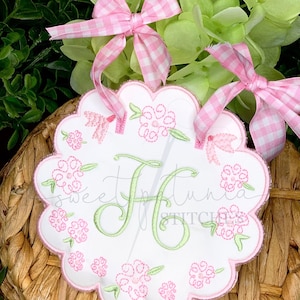 Floral Scallop Monogram ITH Frame Bag Tag Applique In the Hoop Stroller Tag Diaper Bag Label Embroidered Baby Machine Embroidery Design
