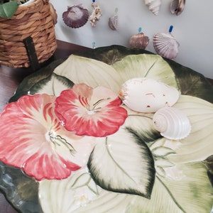 Hibiscus platter Vintage is a very beautiful collection quality, 16&quot; inches around very large, and in perfect condition white, rose, green