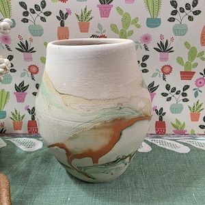 Vase Vintage Nemadji Pottery Rust & Green Swirl Design, Native Clay Folk Art