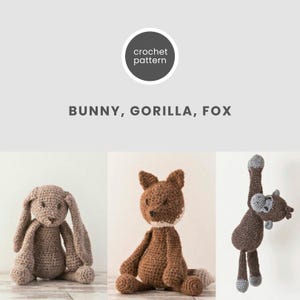 Op de afbeelding: Haakpatroon voor een konijn, gorilla en vos. De dieren zijn bruin en beige en zitten op een licht houten oppervlak.