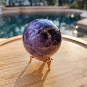 Sfera di cristallo di lepidolite