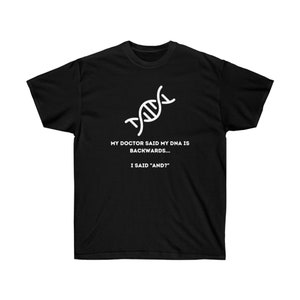 DNA T-Shirt (Dunkel) - Lustiges Shirt - Humor Shirt - Scherz Shirt - Geschenk Shirt - Ehemann Geschenk
