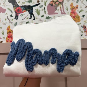Mama yarn embroidered sweatshirt