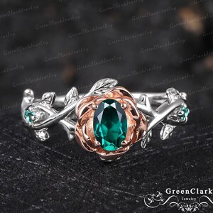 Einzigartiger ovaler Smaragd Verlobungsring Art-Deco-Rosenblume Versprechensring Natur inspiriert 14k zweifarbiges Blattgold Ring handgemachtes Schmuckgeschenk