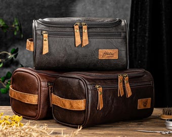 Men's Leather Toiletry Bag Personalized, Groomsmen Gift, Dopp Kit For Men, Men's Leather Accessory, Anniversary Gift, Christmas Gift for Him