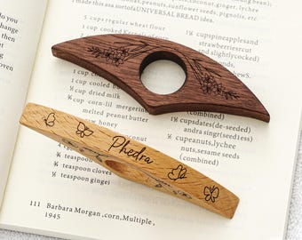 Personalized Wood Book Page Holder, Custom Thumb Page Holder, Wooden Page Spreader, Book Lover Gifts, Anniversary Birthday Gift for Her