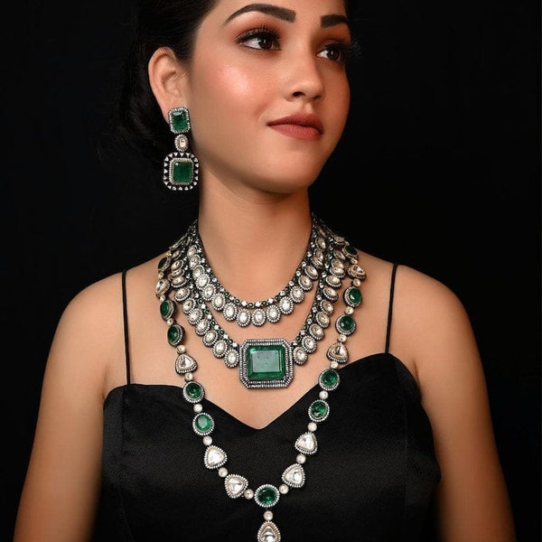 Ensemble collier gouttes poire vert émeraude plaqué or blanc et boucles d'oreilles tendance/ensemble de bijoux d'inspiration sabyasachi/bijoux pakistanais/ensemble indien/