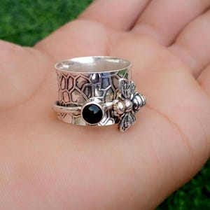 Anillo giratorio de abeja de miel de ónix negro, anillo de plata de ley 925 con piedras preciosas, anillo hecho a mano, anillo de diseñador, anillo giratorio, regalo de Navidad