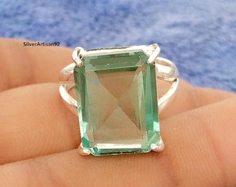 Anillo de prasiolita: plata de ley, piedra verde rectangular, alianza de boda.