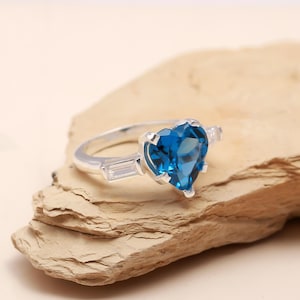 Cornflower Blue Sapphire Ring Ceylon Blue Sapphire Heart Ring September Birthstone Ring Statement Wedding Ring Sapphire Christmas Jewelry