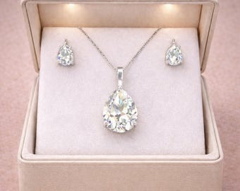 Flawless Moissanite Diamond Pendant Pear Moissanite Stud Earrings Wedding Jewelry Set Dainty Pendants