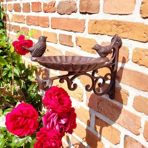 Country house bird bath with wall bracket for hanging baskets made of cast iron vintage wall bird bath wall feeding bowl water bath balcony decoration