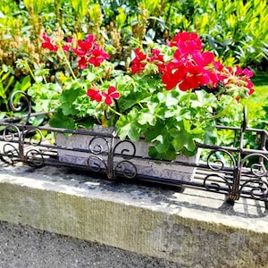 Balkonbak, muurbloembak, vensterbank plantenbak, smeedijzeren veranda plantenmand