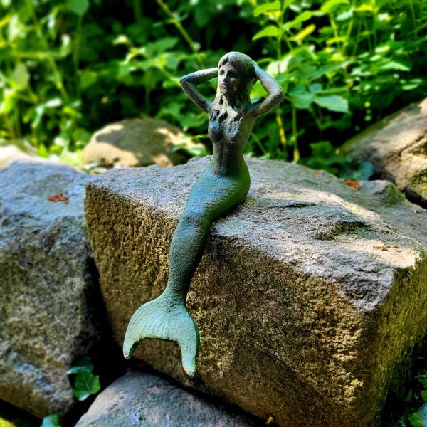 Große gusseiserne Figur "Meerjungfrau" Kantenhocker grün Teichdeko 1,2kg schweres Gusseisen