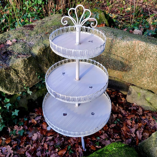 Grand présentoir à gâteaux Shabby Chic 95 cm en métal blanc, présentoir à gâteaux de jardin, étagère ronde avec 3 étagères