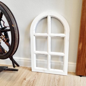 Kleines Shabby Chic Deko Holzfenster 29x48cm weißer Fensterrahmen mit Rundbogen Wanddeko z.B. für Weihnachten Landhausstil Fenster