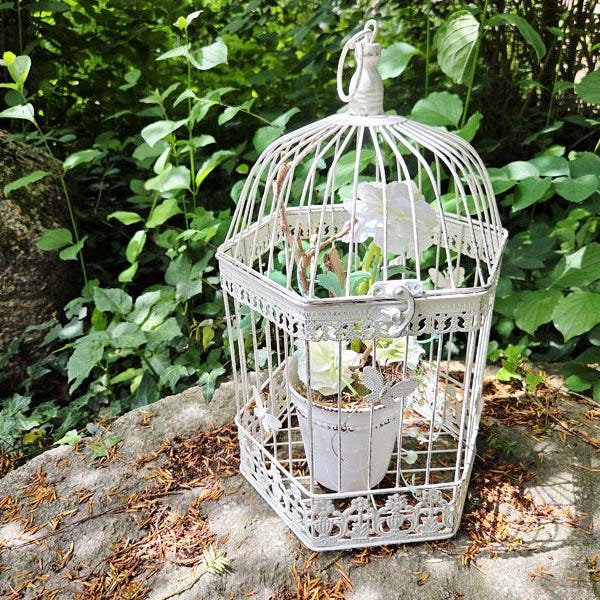 Grande cage à oiseaux décorative, 41 cm, hexagonale, blanc « shabby chic », à poser ou à suspendre, antirouille, pour l'intérieur et l'extérieur | Décoration de jardin vintage | Décoration de table