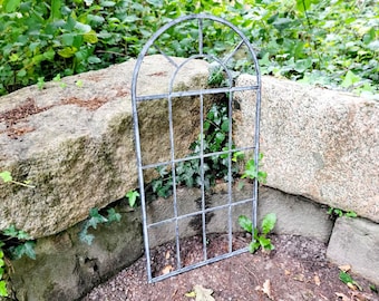 Deko Fenster Rankhilfe aus Metall "Antik" 44x87cm Rankgitter Aluguss rostfrei Gartenfenster Außenfenster für den Garten