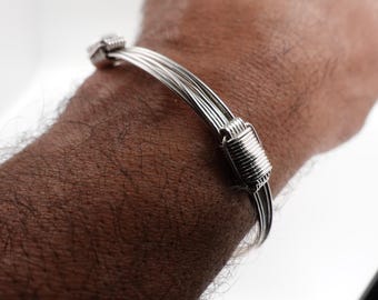 Bracciale con nodo di crine di elefante in argento sterling, bracciale rigido fatto a mano in argento 930, bracciale tribale boho, bracciale portafortuna, ispirato all'Africa