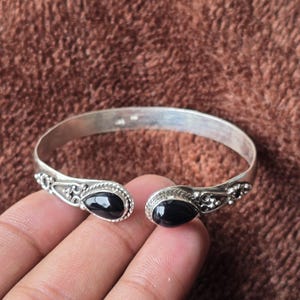 Bracciale fatto a mano, bracciale con pietra preziosa di onice nero, bracciale regolabile, bracciale in argento sterling 925, bracciale di design, bracciale regalo per anniversario,