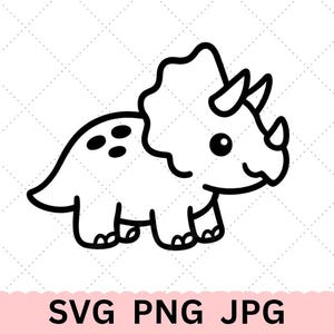 Op de afbeelding: Een zwart-witte lijntekening van een cartoon triceratops dinosaurus. De dinosaurus heeft drie hoorns, een kraag en vlekken op zijn rug. De tekst "SVG PNG JPG" staat onderaan.