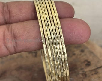 Gehämmertes Armreifen Set aus Massivem Messing: Stapelbarer handgemachter Schmuck