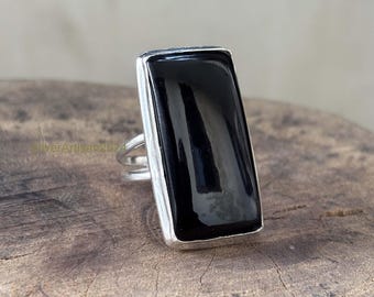 Anillo rectangular de ónix negro hecho a mano, engastado en bisel en plata de ley